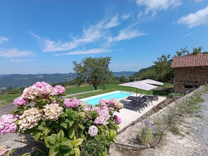 Ferieudlejning for 8 personer, med have i Piemonte