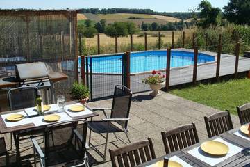 Agriturismo pour 15 personnes, avec piscine et jardin à Pommiers-Moulons