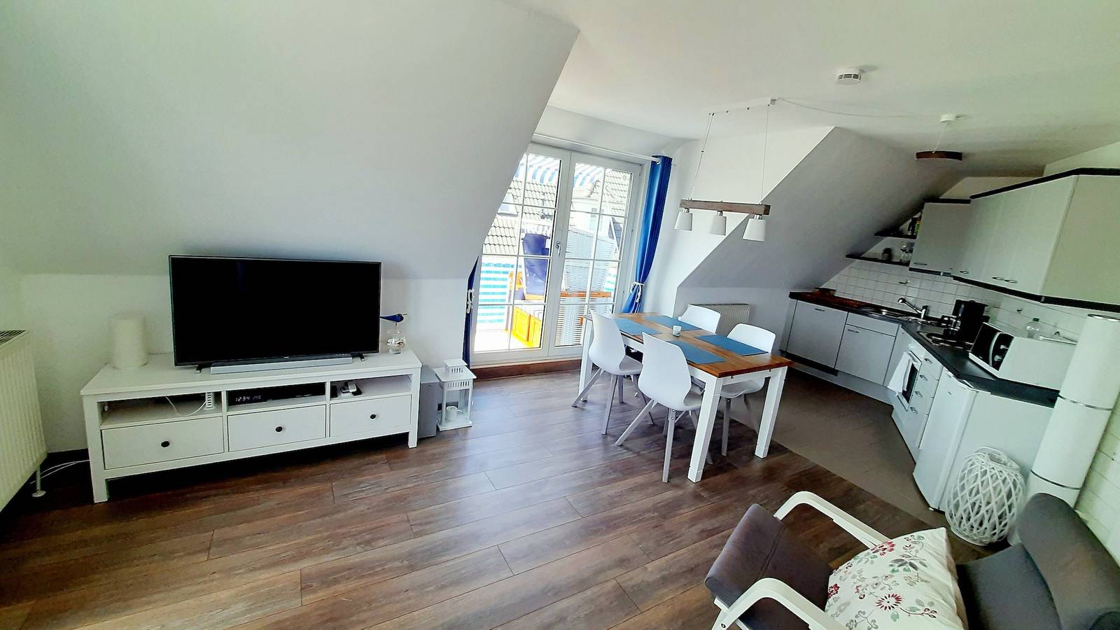 Ganze Wohnung, Ferienwohnung Fernsicht nach Büsum" mit Gemeinschaftsgarten, Balkon und Wi-Fi in Stinteck, Westerdeichstrich