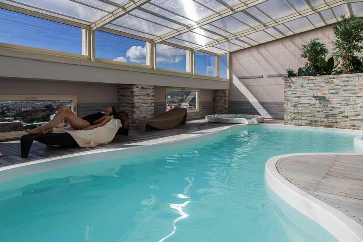 Hôtel pour 3 personnes, avec jacuzzi ainsi que piscine et balcon à Imola - 3