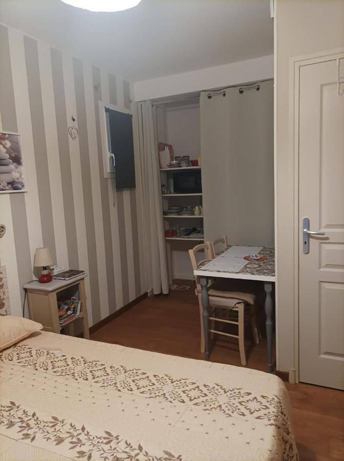Location de vacances pour 2 personnes, avec jardin ainsi que terrasse et vue à Chauffour-sur-Vell - 3