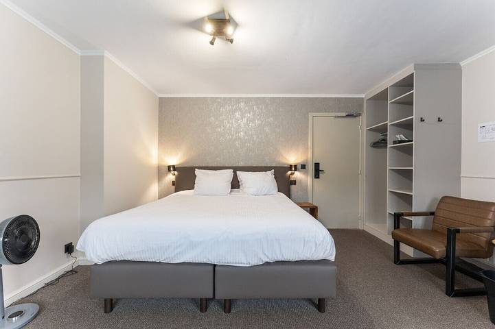 Chambre contemporaine au cœur de Bruges in Bruges, Flandre-Occidentale