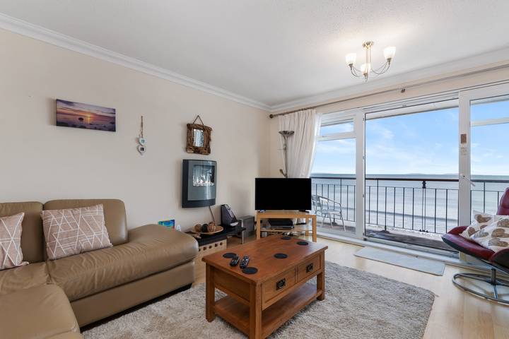 Apartment for 4 people, with Balcony and Ocean view as well as View in Saundersfoot