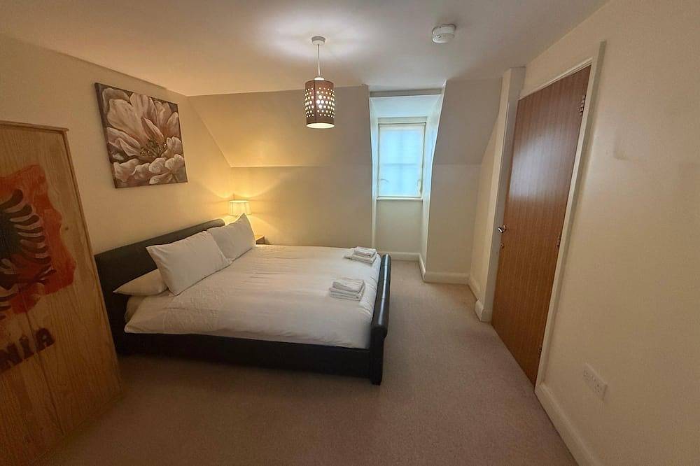 Entire apartment, Two Bed Apartment Fullyfurnished - Parking - Wifi in Colchester, Essex