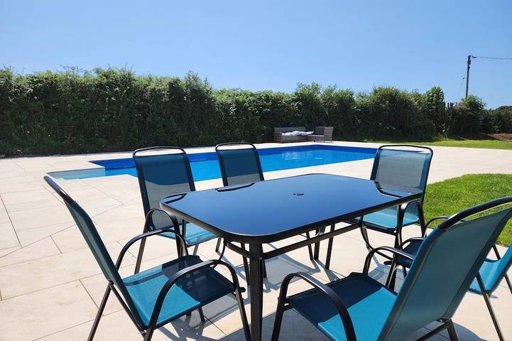 Holiday rental for 2 people, with garden and pool in Port Eynon