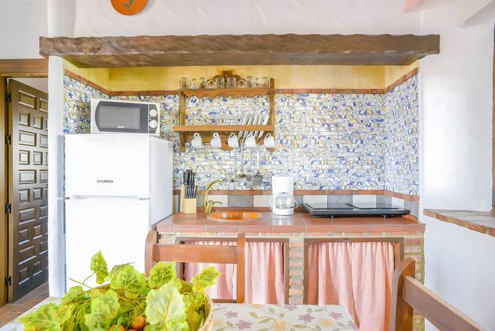 Ganze Wohnung, Apartment 'Castaño' mit Gemeinschaftspool, WLAN und Klimaanlage in Barbate, Costa de la Luz