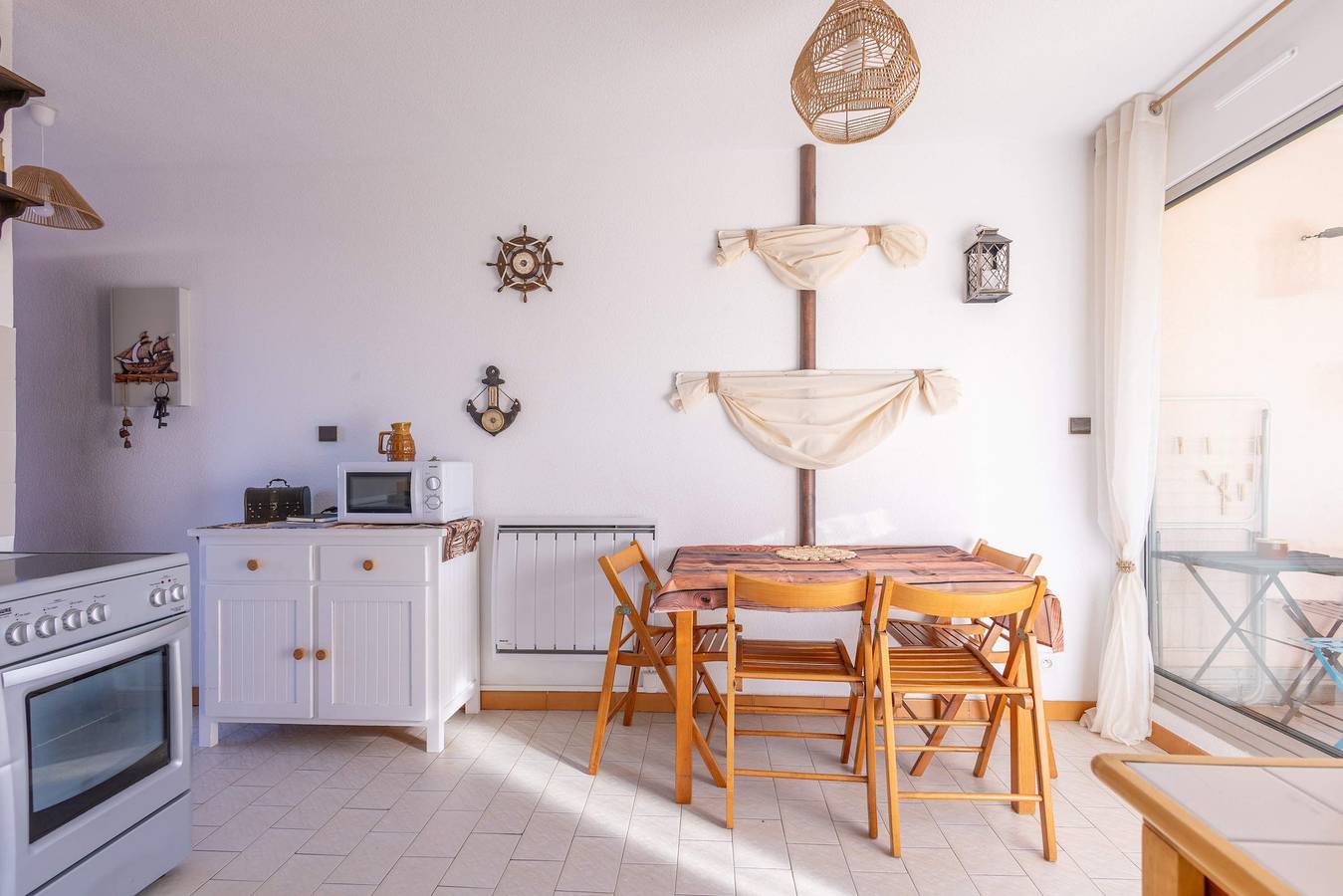 Ganze Wohnung, The Captain’s Hideout — Between Port & Beach in Valras-Plage, Côte d'Améthyste