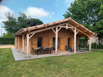 Gîte pour 6 personnes, avec jardin et jacuzzi, animaux acceptés à Lugos