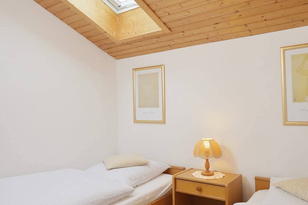 Ganze Wohnung, Gemütliche Ferienwohnung für 1-4 Personen mit 2 Schlafzimmern (Wohnung 1) in Bayerisch Gmain, Berchtesgadener Alpen