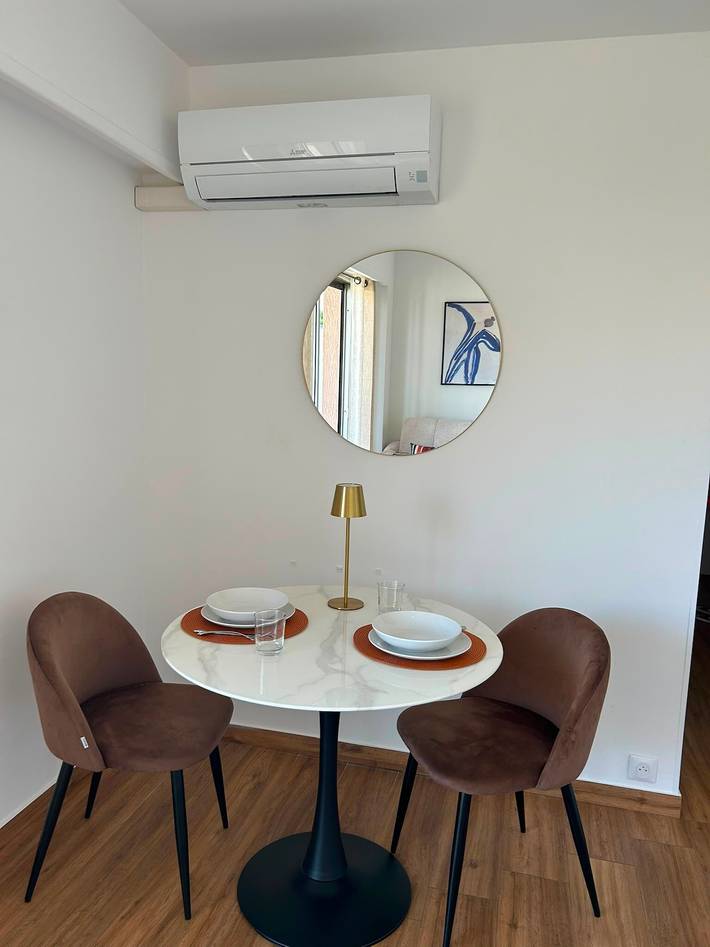 Monolocale intero, Monolocale 'Les Jacinthes Proche Mer' con Balcone, Wi-Fi e Aria Condizionata in Cros de Cagnes, Cagnes-sur-Mer