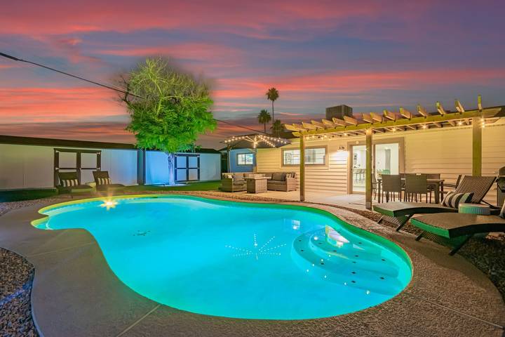 Vacation house for 10 people, with balcony and yard, kid friendly in Arizona