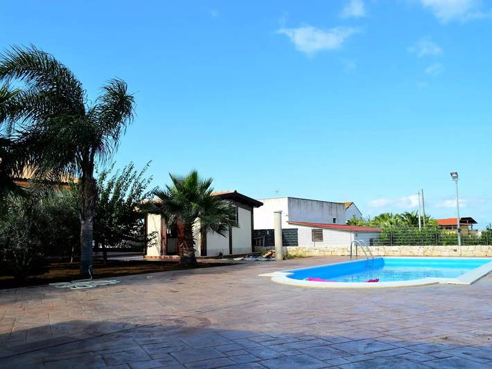 Villa per 9 persone, con piscina e giardino a Alcamo Marina
