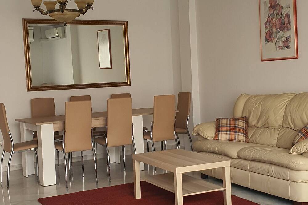House in Tomares, next to Seville. in Tomares, Sevilla Province