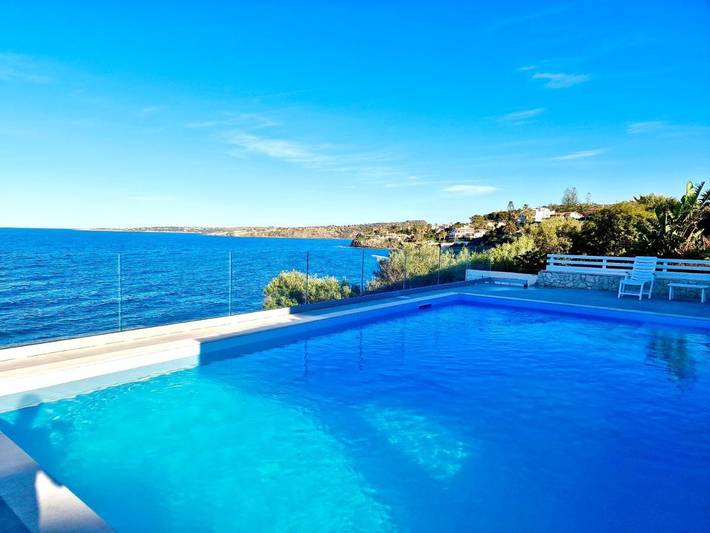 Ferienhaus für 10 Personen, mit Balkon und Terrasse sowie Garten und Pool