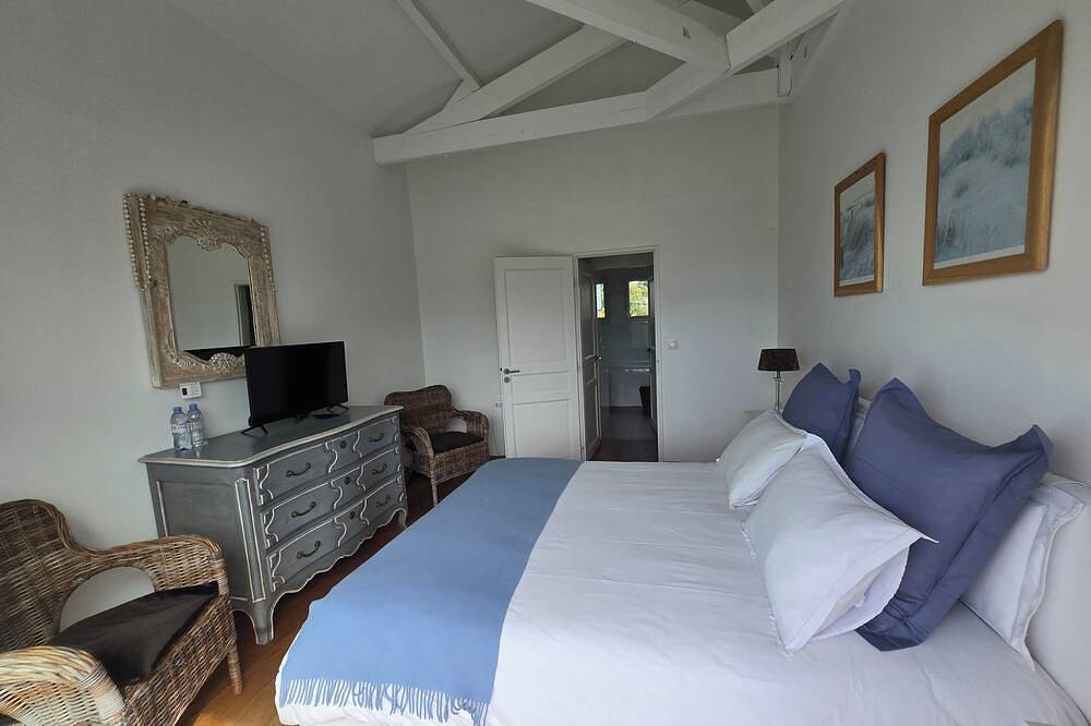 Chambre Suite 28M2 ,Petits Dejs,Andernos Les Bains in Andernos-les-Bains, Région d'Arcachon