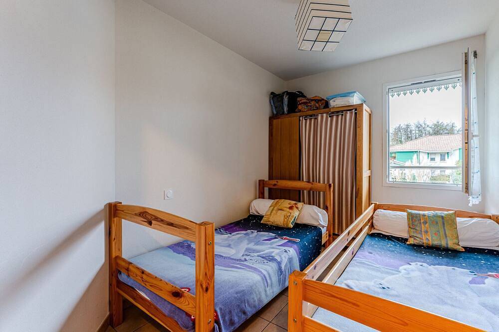 Entire apartment, Charming apartment with pool, near center and lake, sleeps 4 in Sanguinet, Côte d’Argent