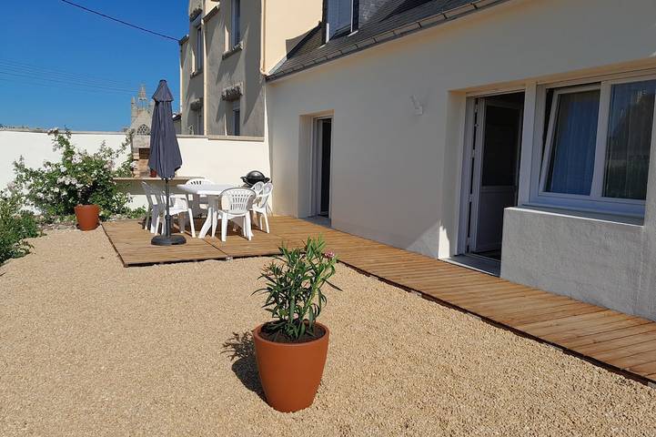 Location de vacances pour 6 personnes, avec jardin et terrasse dans Plage de la Joie