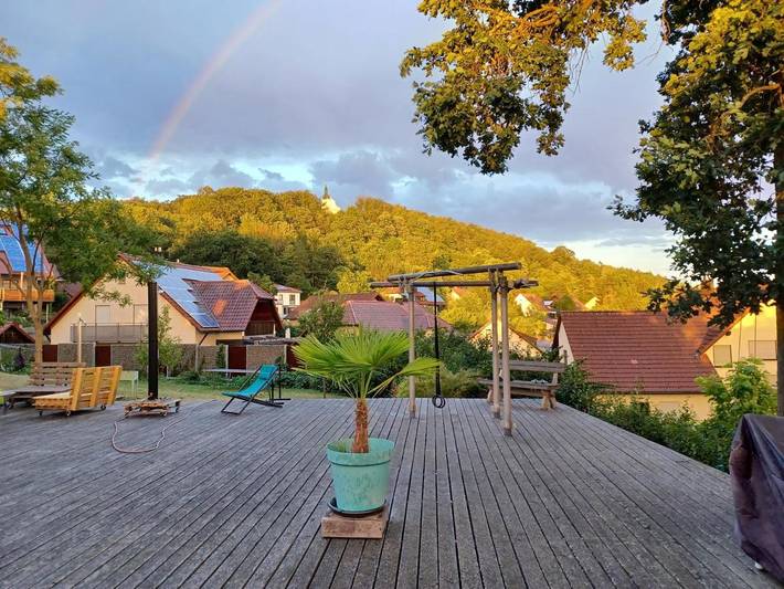 Ferienwohnung für 2 Personen, mit Terrasse und Garten sowie Pool und Ausblick