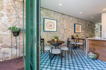 Vacation Rental for 2 Guests in Historic city of Porto, Porto, Picture 3
