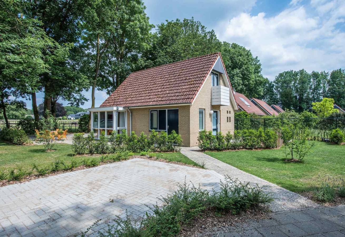 Schöner 5-Personen-Haus mit großem Garten im Ferienpark Wighenerhorst in Gelderland in Wijchen, Betuwe