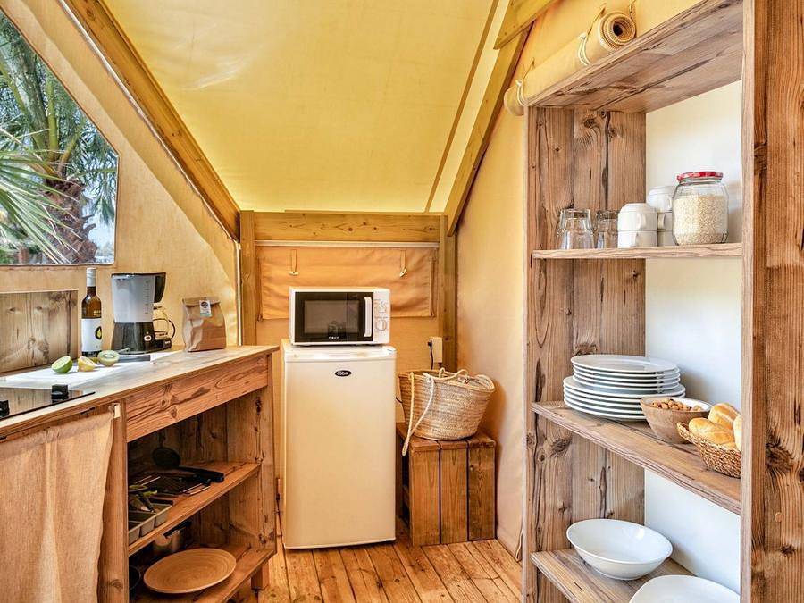 Flower Camping l'Epi Bleu - Tienda de campaña 4 personas - amueblado Junior Standard 17m² (2 habitaciones) sin sanitarios in Banon, Forcalquier region