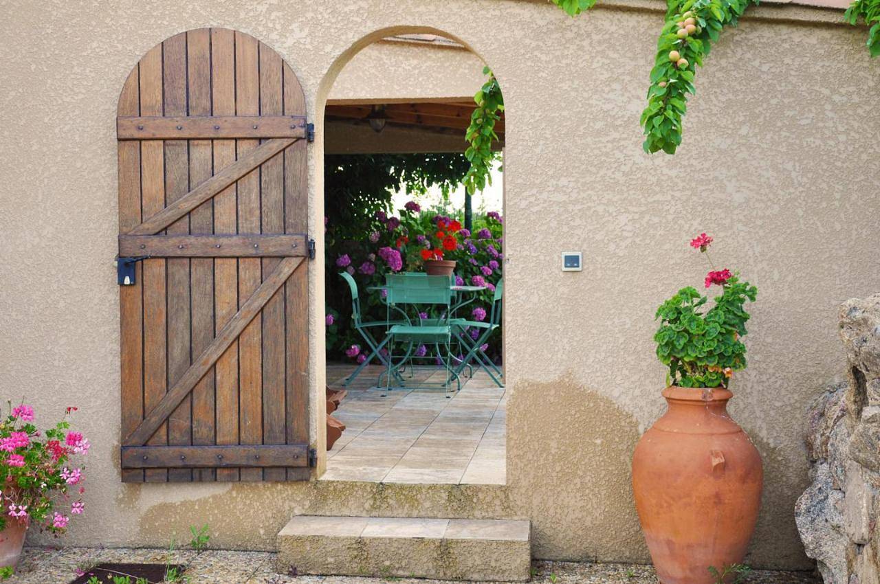 Appartement entier, Studio Apartment in Serra-di-Ferro, Région d'Ajaccio