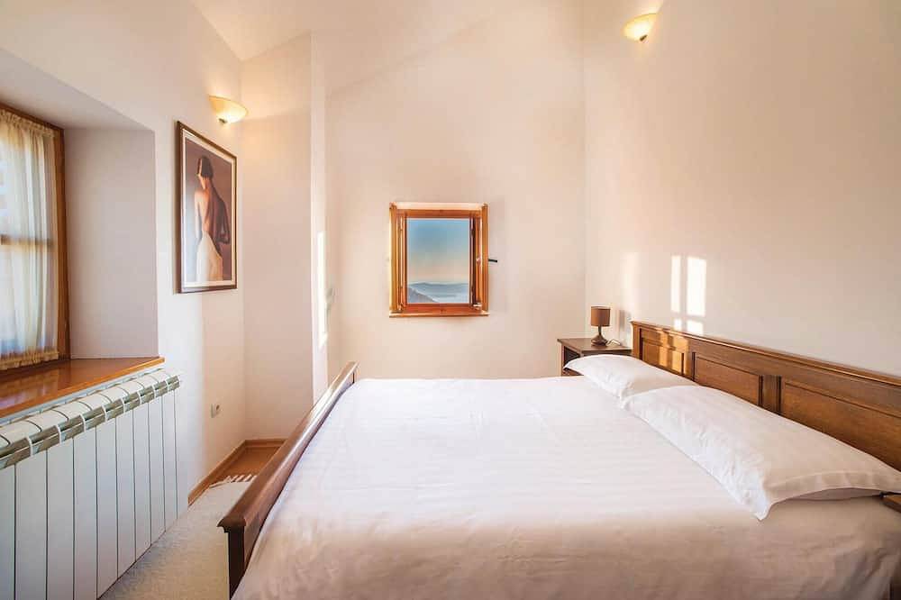Awesome home in Tivat in Bay of Kotor

