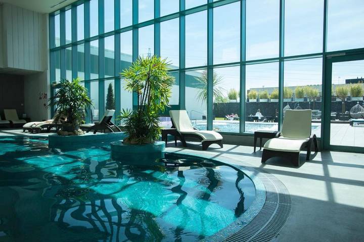 Holiday rental for 2 people, with sauna and pool as well as hot tub in Malvern