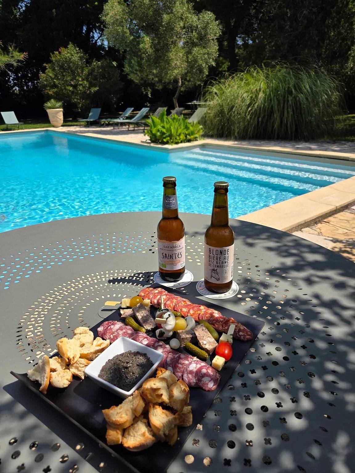 Ganze Wohnung, Familienwohnung in Arles mit Garten und Pool in Albaron, Arles