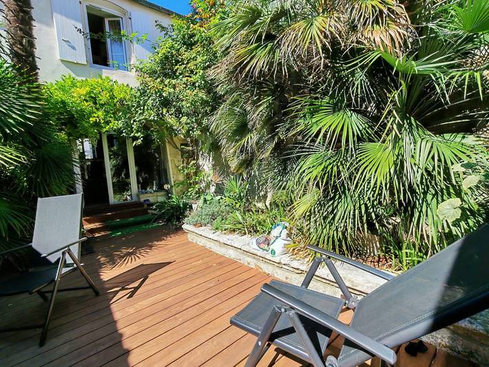 Bed & breakfast 'Chambre Comme Dans Un Combi' met gedeeld terras en wifi in La Rochelle, La Rochelle en omgeving