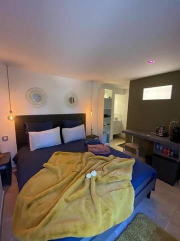 Cottage pour 2 personnes, avec jacuzzi et terrasse à Séguret