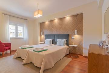 Villa for 16 People in Alvor, Faro District, Photo 2