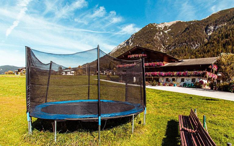 Ferienwohnung für 5 Personen, mit Balkon und Terrasse sowie Garten und Ausblick am Achensee - 2