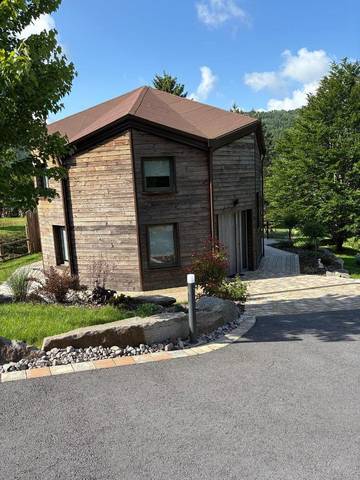 Location de vacances pour 6 personnes, avec balcon ainsi que jacuzzi et sauna à Laveline-du-Houx