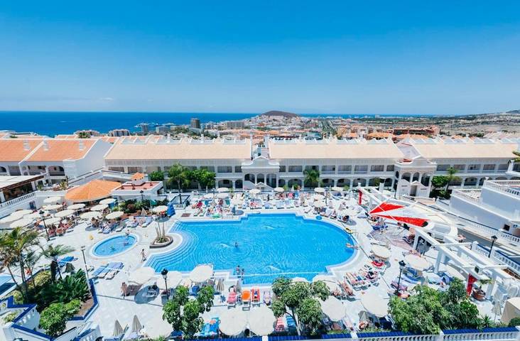 Hôtel pour 3 personnes, avec piscine ainsi que bassin pour enfant et jardin à Los Cristianos - 2