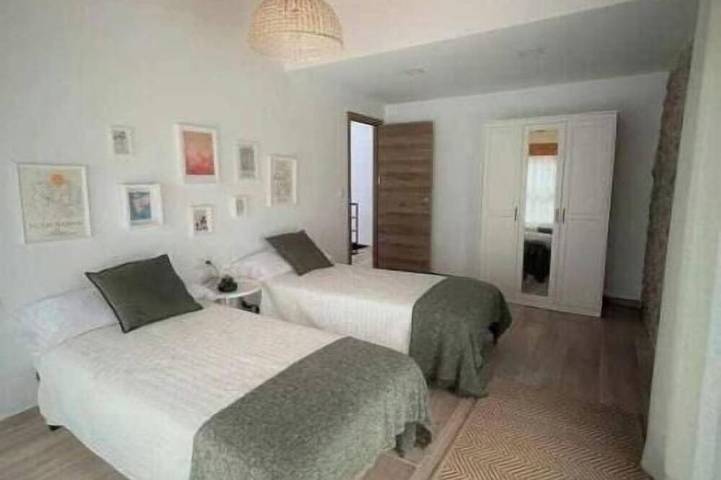 Encuentra el norte en la \"Casa del buen camino\" in Alfoz de Lloredo, Costa de Cantabria
