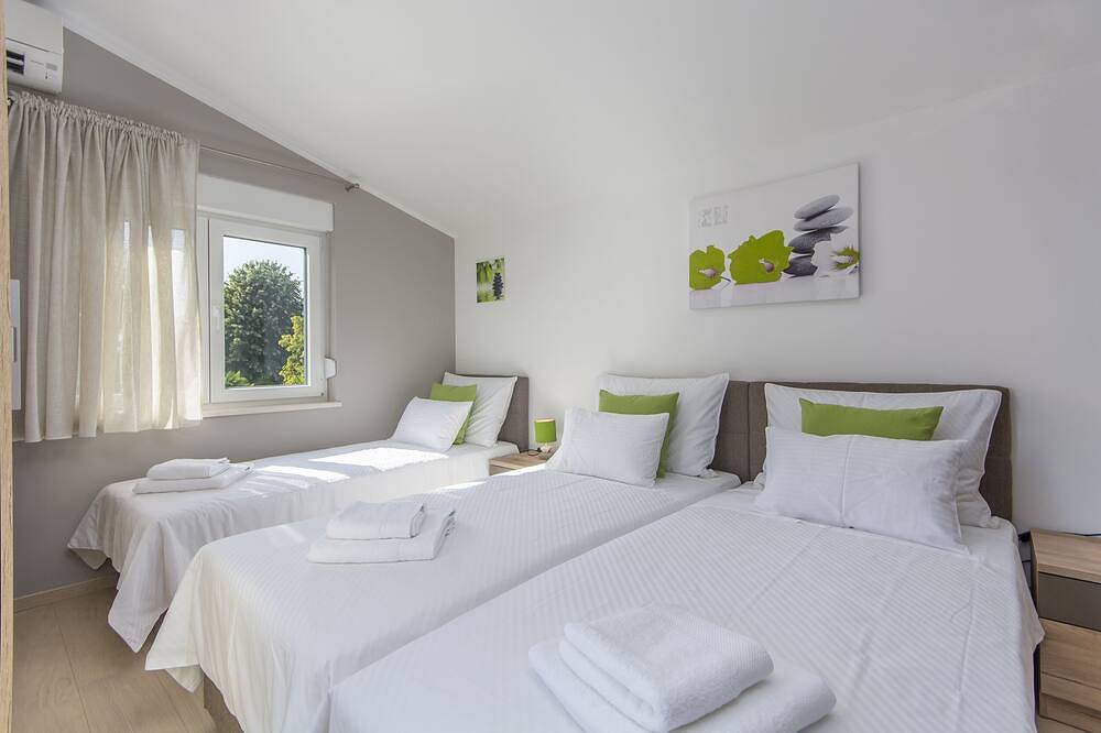 Charming villa just 3 minutes from the beach in Poreč, Grad Poreč