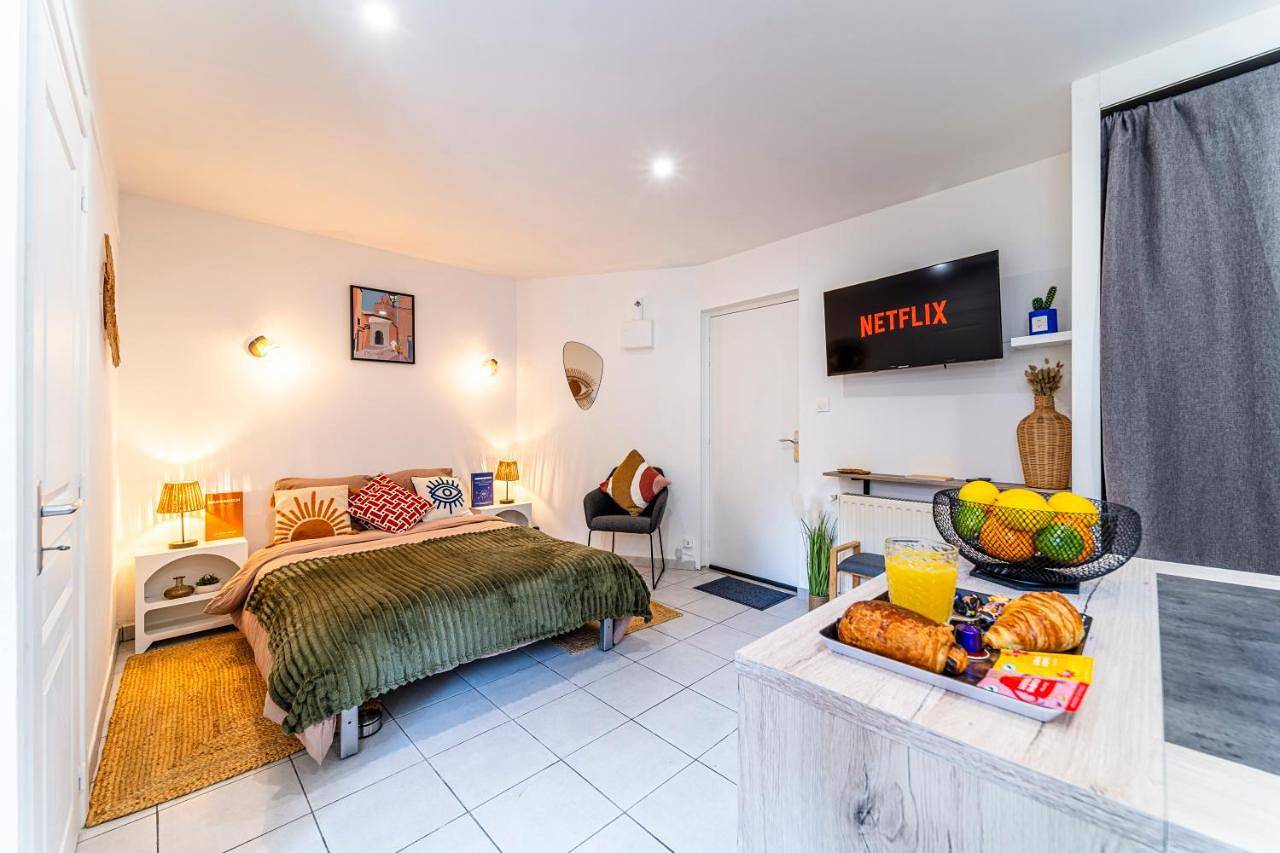 Appartement entier, One-Bedroom Apartment in Mons-en-Barœul, Région de Lille