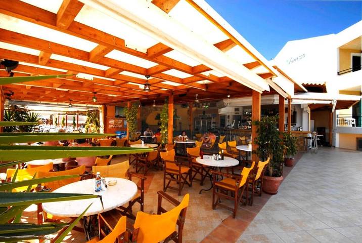 Hotel für 5 Personen, mit Balkon und Terrasse sowie Garten und Kinderpool in Kalamaki - 3