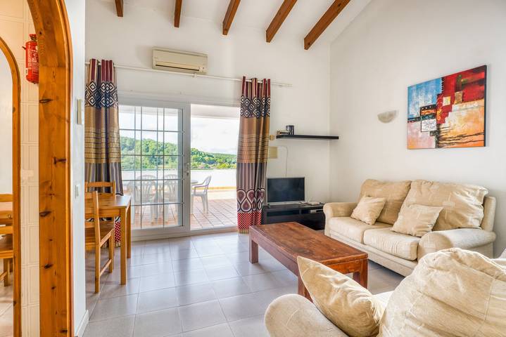 Appartement entier, Appartement « Green Park B18 » avec terrasses privées, piscine commune et Wi-Fi in Son Parc, Es Mercadal