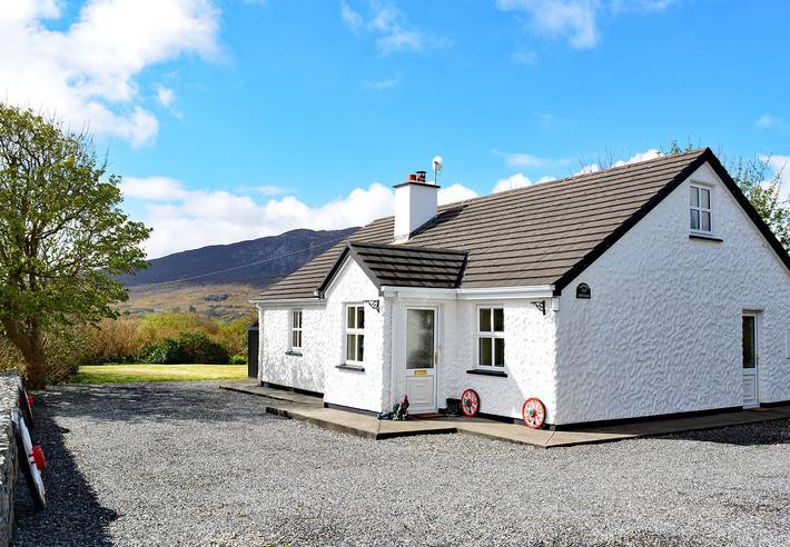 Ferienhaus für 9 Personen, mit Terrasse und Garten in County Galway