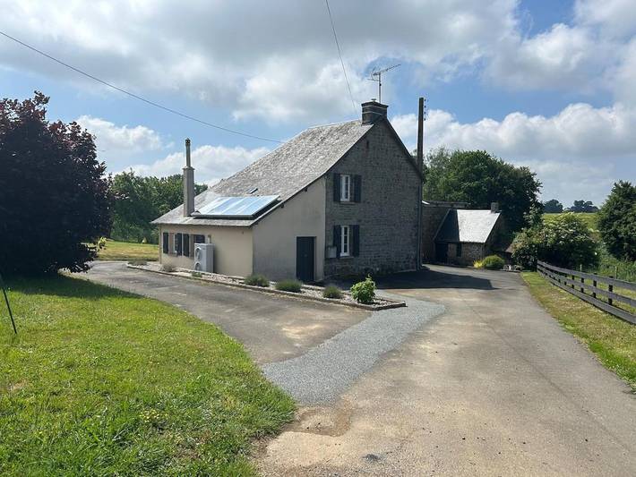 Location de vacances pour 6 personnes, avec Terrasse ainsi que Jardin et Vue à Saint-Fraimbault