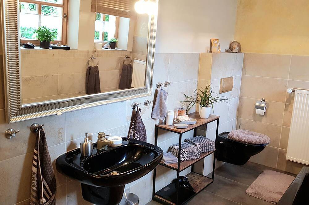 Ganze Wohnung, Living in a sophisticated ambience with stylish furnishings in close proximity to nature in Wilhelmsthal, Frankenwald