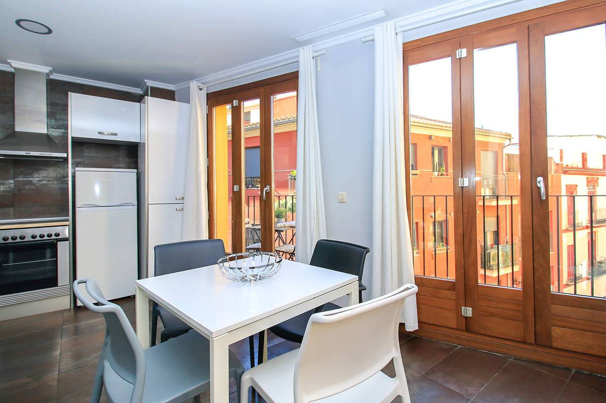Apartamento entero, Tramontana 1. One Bedroom Apt with balcony in Valencia City Centre, Valencia