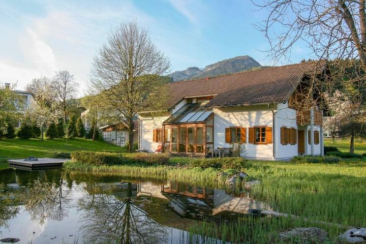 Ferienhaus für 10 Personen, mit Garten und Ausblick sowie Seeblick und Pool im Salzkammergut