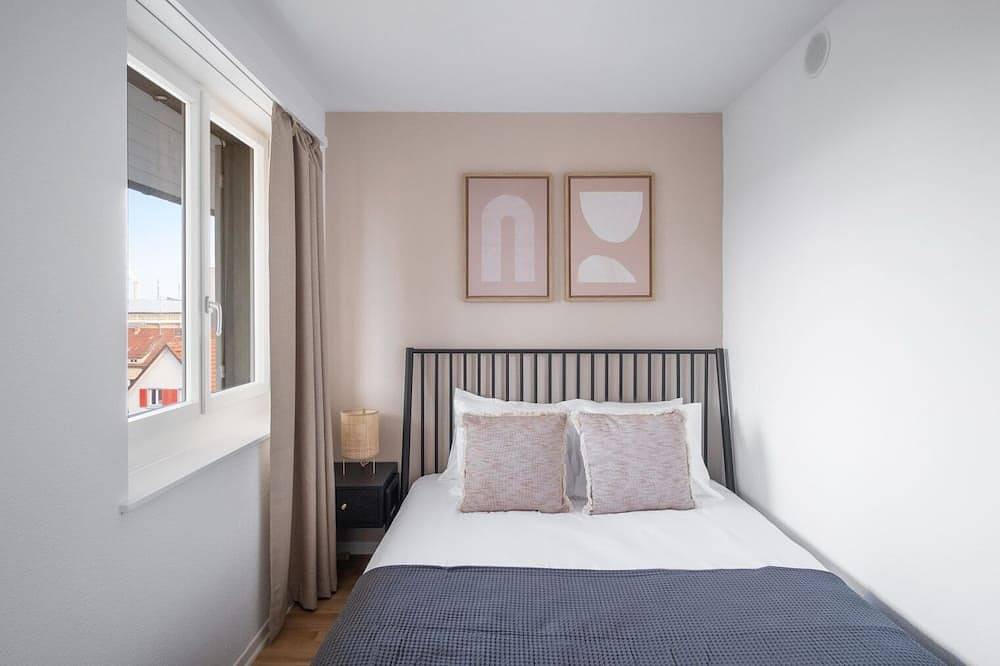 Apartamento entero, Roomy Oerlikon 3.5 Room w/ Parking, 1min to Train Station, by Blueground in Zúrich, Distrito de Zúrich