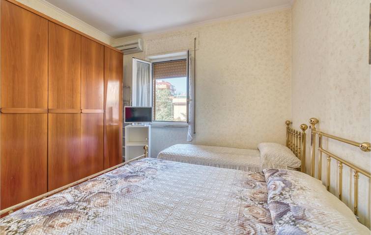 Appartamento intero, Accogliente appartamento con terrazza e parcheggio, a 500 m dalla costa in Ladispoli, Provincia di Roma