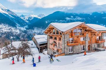 Chalet pour 24 personnes, avec jacuzzi ainsi que sauna et terrasse, animaux acceptés à Villaroger