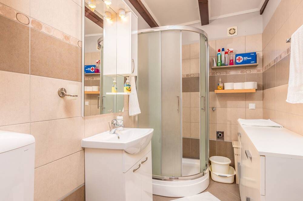 Ganze Wohnung, Appartement in Soline mit Großer Terrasse in Soline, Krk