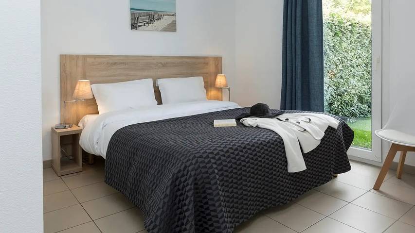 Location de vacances pour 8 personnes, avec jardin et piscine à Le Château-d'Oléron - 4